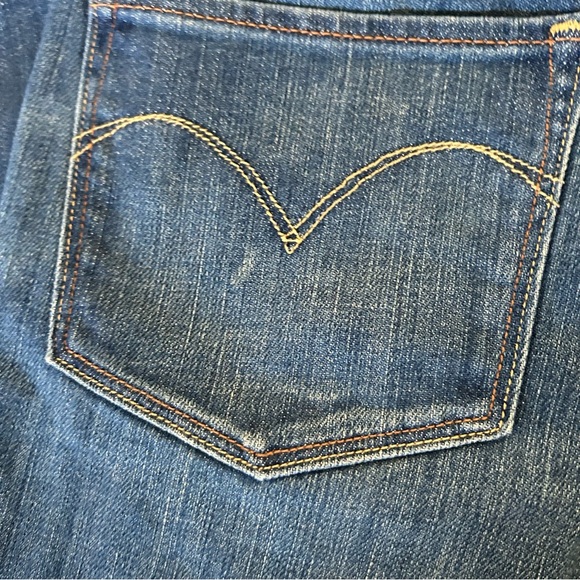 Levi’s Women’s Bohemian Denim Jeans - Picture 5 of 8